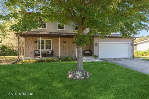 7501 Villa Vis, Spring Grove, IL 60081