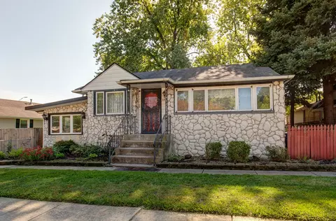 5905 W 90th Pl, Oak Lawn, IL 60453