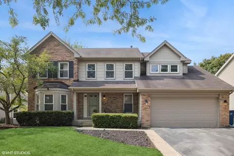 3313 Blackhawk Trl, Saint Charles, IL 60174
