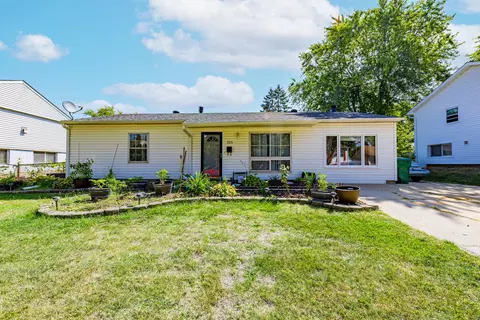 323 Hale Ave, Romeoville, IL 60446