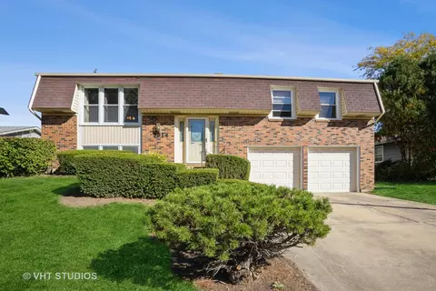 1314 Aldrin Trl, Elk Grove Village, IL 60007