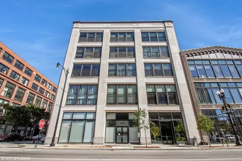 2303 S Michigan Ave #317, Chicago, IL 60616