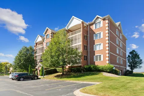 7722 Greenway Blvd #2SW, Tinley Park, IL 60487