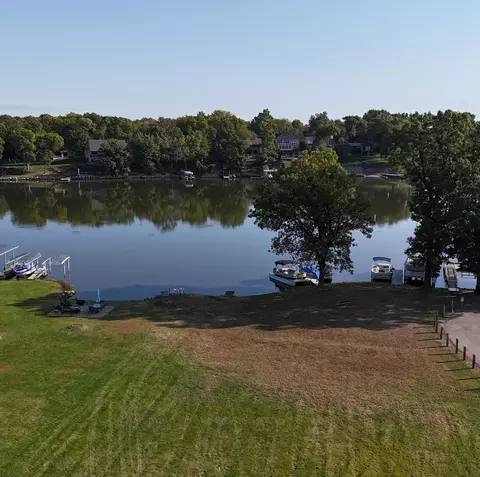 1 Holiday Dr, Lake Holiday, IL 60552