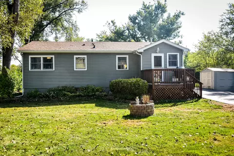 35601 N Sheridan Dr, Fox Lake, IL 60020