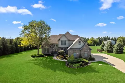 1 N222 Blackberry Crossing Cir, Elburn, IL 60119