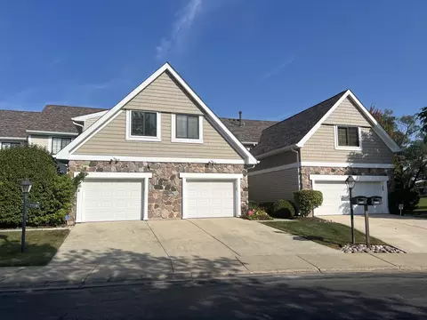 2561 Essex Dr, Northbrook, IL 60062