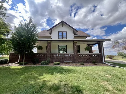 303 N French St, Brocton, IL 61917