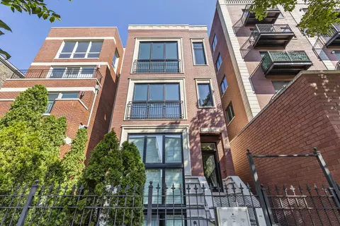 823 N Marshfield Ave #3, Chicago, IL 60622