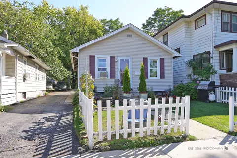 523 N Poplar St, Waukegan, IL 60085