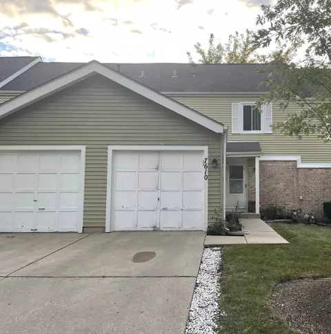 7610 Hearth Dr #7610, Hanover Park, IL 60133