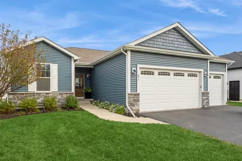677 W Meadowdale Cir, Hampshire, IL 60140