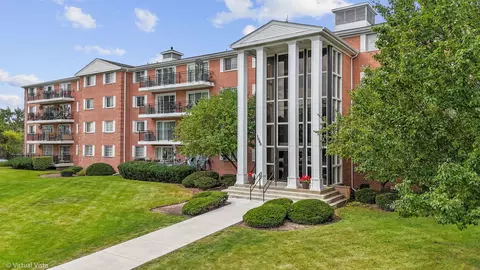 1060 N Farnsworth Ave #1216, Aurora, IL 60505