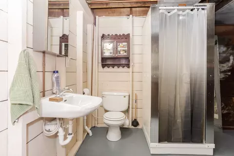 Bath - 806 Normal Ave, Normal, IL 61761 photo 2 of 2