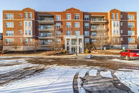 720 Prestwick Ln #506, Wheeling, IL 60090