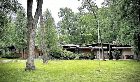 24 Country Club Dr, Olympia Fields, IL 60461