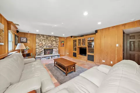 Other - 16 W681 Marybeth Ct, Willowbrook, IL 60521 photo 4 of 6