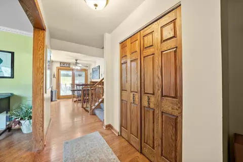 Entry Way - 16 W681 Marybeth Ct, Willowbrook, IL 60521 photo 2 of 2
