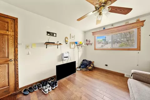 Bedroom - 16 W681 Marybeth Ct, Willowbrook, IL 60521 photo 5 of 5