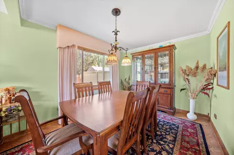Dining - 16 W681 Marybeth Ct, Willowbrook, IL 60521 photo 1 of 3