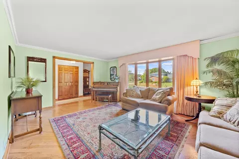 Living - 16 W681 Marybeth Ct, Willowbrook, IL 60521 photo 1 of 7