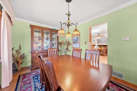 Dining - 16 W681 Marybeth Ct, Willowbrook, IL 60521 photo 2 of 3