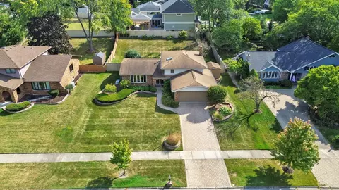View/Area - 16 W681 Marybeth Ct, Willowbrook, IL 60521 photo 3 of 3