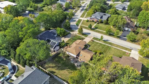 View/Area - 16 W681 Marybeth Ct, Willowbrook, IL 60521 photo 2 of 3