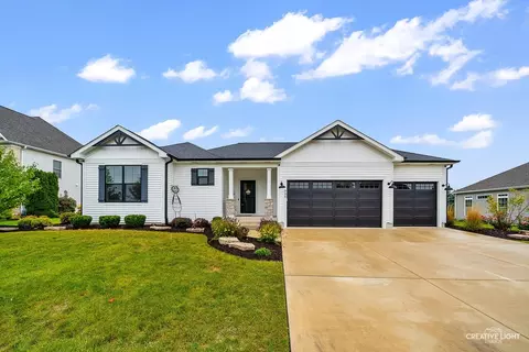 535 Olin H Smith Dr, Sycamore, IL 60178