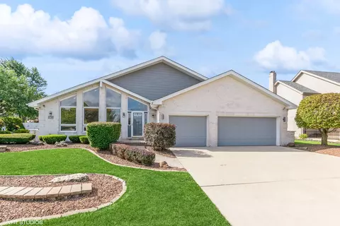 7249 W 194th St, Tinley Park, IL 60487