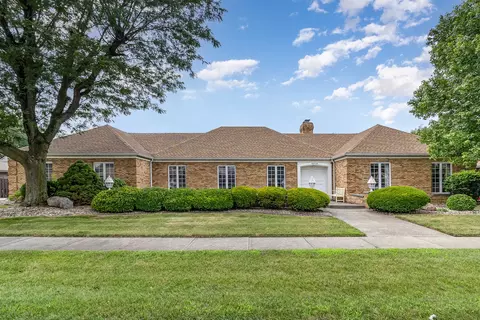 18438 Maple St, Lansing, IL 60438