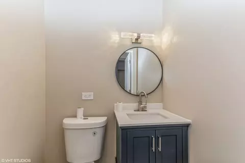 Bath - 10718 S Champlain Ave, Chicago, IL 60628 photo 1 of 5
