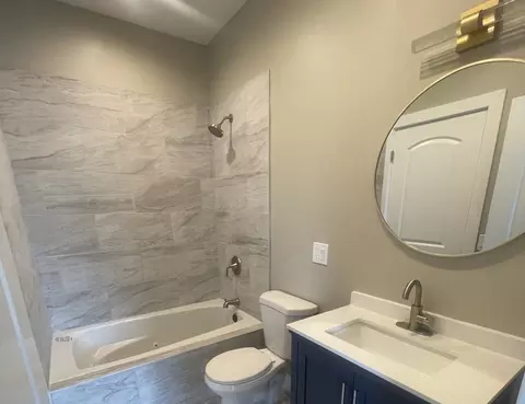 Bath - 10718 S Champlain Ave, Chicago, IL 60628 photo 5 of 5