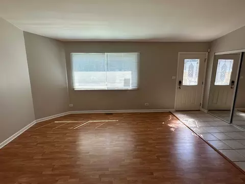 Living - 4700 Brigantine Ct, Hoffman Estates, IL 60192 photo 1 of 3