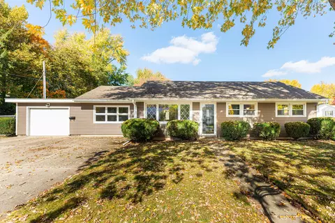 387 Home St, Sycamore, IL 60178