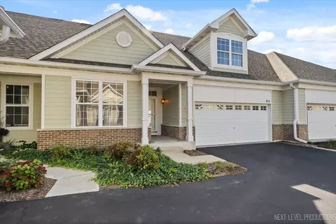 812 Cambridge Dr, Batavia, IL 60510