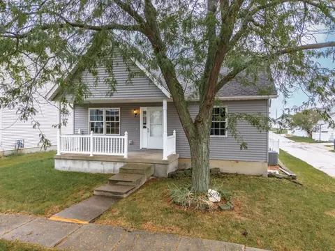 1101 Whitaker St, Normal, IL 61761 photo 2