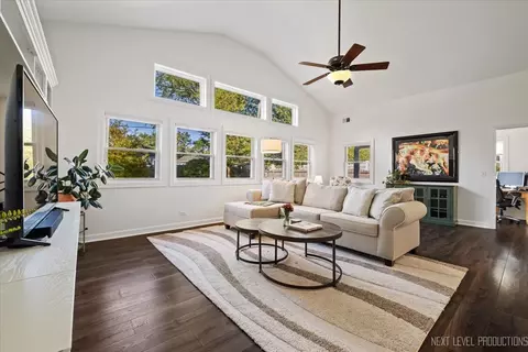 703 Wakeman Ave, Wheaton, IL 60187 photo 9