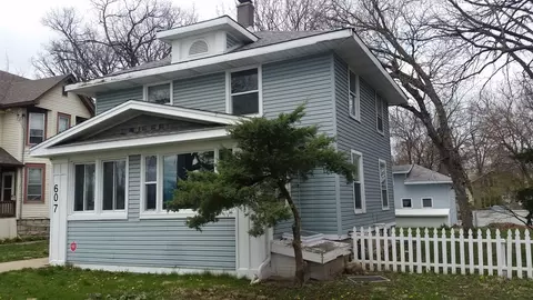 607 W Jefferson St, Joliet, IL 60435