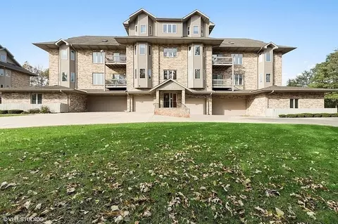 3168 Woodland Dr #68, Zion, IL 60099