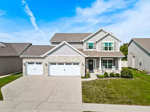 30 Dry Sage Cir, Bloomington, IL 61705