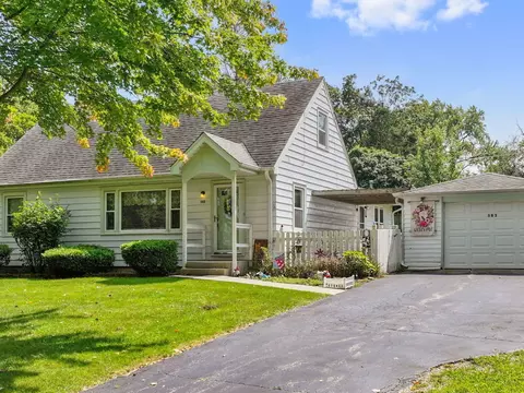 583 Riedy Rd, Lisle, IL 60532