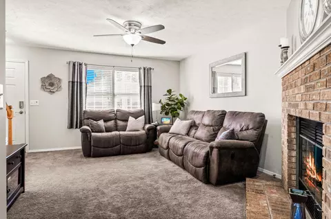 1316 Beacon Hill Ct, Normal, IL 61761 photo 5