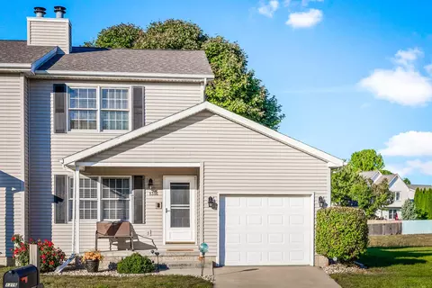 1316 Beacon Hill Ct, Normal, IL 61761 photo 3