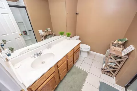 Bath - 1362 Root St, Crest Hill, IL 60403 photo 4 of 4