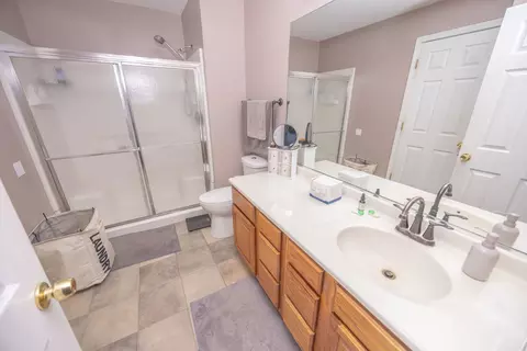 Bath - 1362 Root St, Crest Hill, IL 60403 photo 3 of 4
