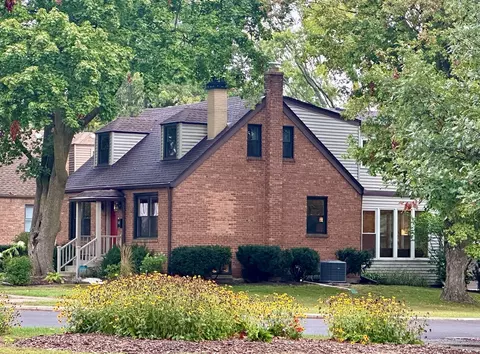 943 Clay Ct, Deerfield, IL 60015