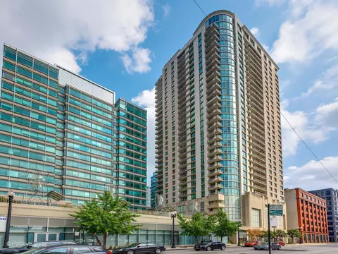 125 S Jefferson St #810, Chicago, IL 60661