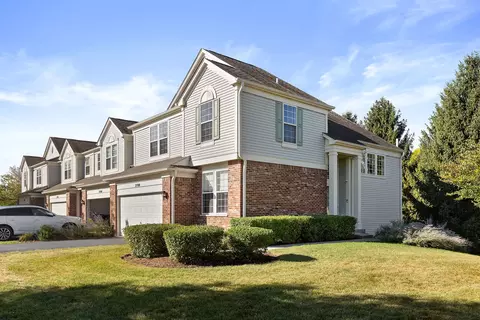 2700 Bay View Cir, Algonquin, IL 60102 photo 2