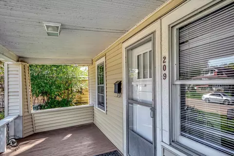 Exterior - 209 White Ave, Joliet, IL 60433 photo 2 of 7